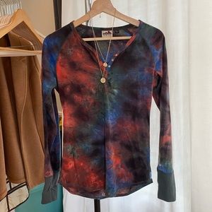 Kavu tie dye shirt